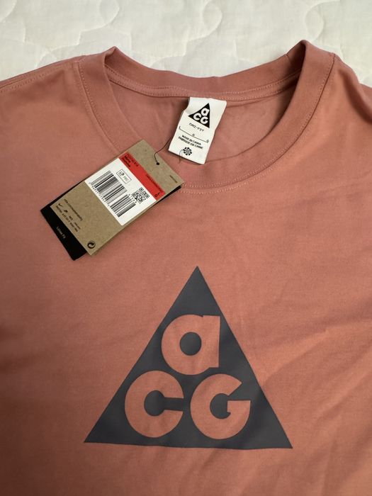 Продаю нову футболку NIKE ACG для чоловіків оригінал L розміру, насправді XL.