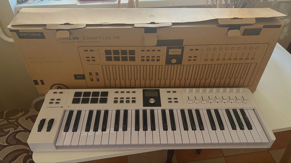 MIDI-клавіатура Arturia _KeyLab Essential 49