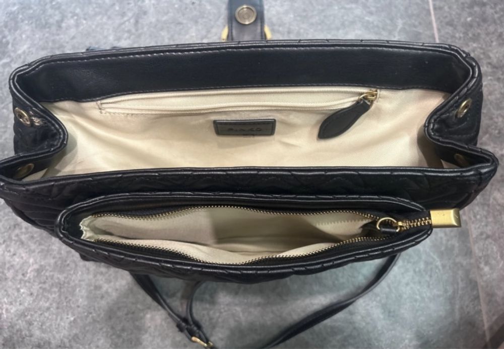 Czarna torebka PINKO na ramie