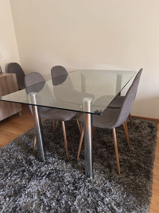 Mesa de jantar com tampo vidro