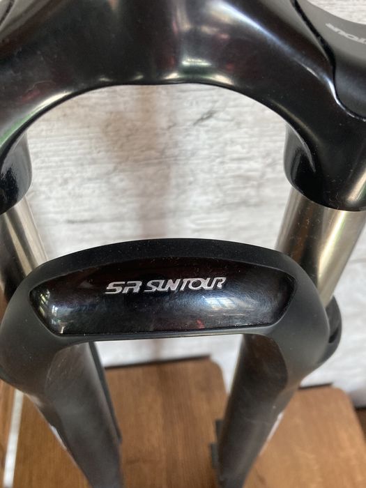 Велосипедная вилка SR SUNTOUR NCX