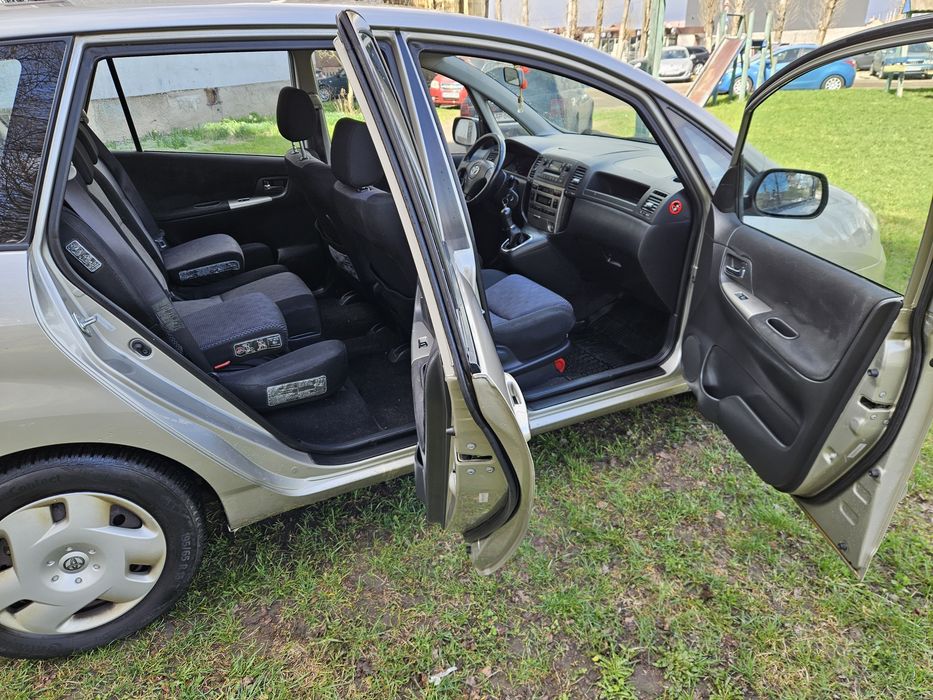 Toyota Corolla Verso 2002 рік 2.0 дизель для військових