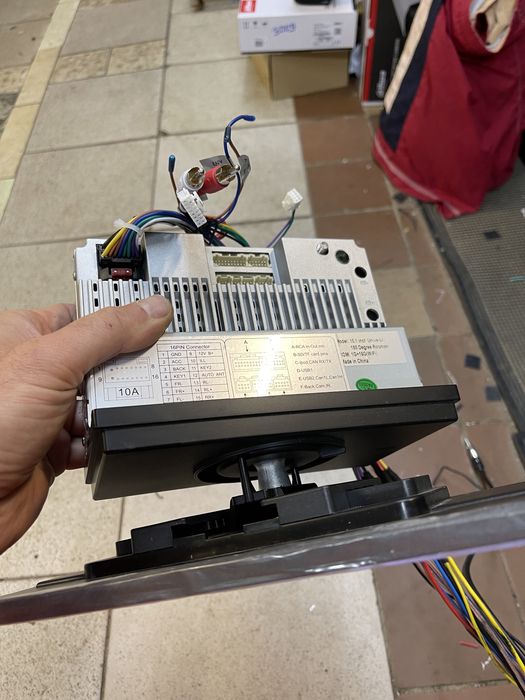 автомагнітола android 9 / 10 дюймів  ДЕФЕКТ!  новий  не монтувався