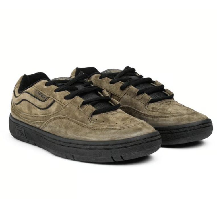 Sapatilhas Vans novas, em couro