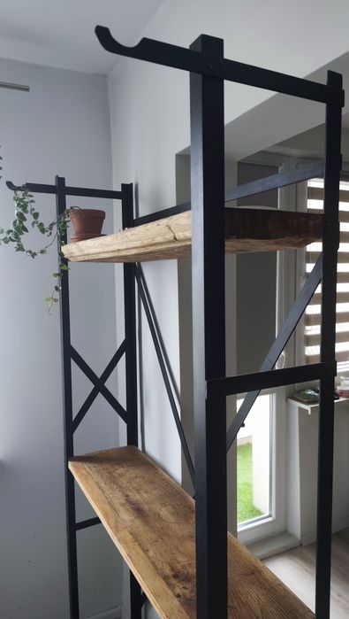 Regał w stylu loftowym