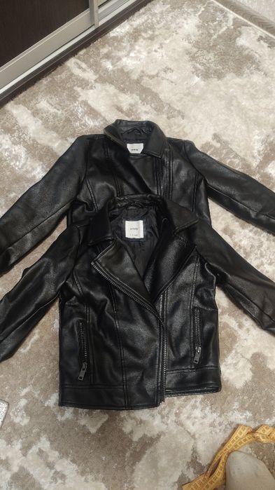 Косухи. Курточки на девочку. Кожанка на девочку. Куртки для двойни