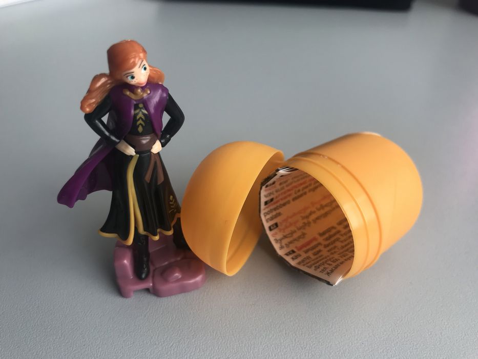 Фигурки киндер серия Хололное сердце 2