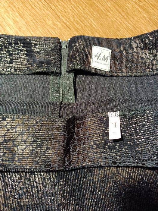 Вельветова спідниця H&M. L,M- розмір.
Нова.
Заміри : Довжина - 69 см.