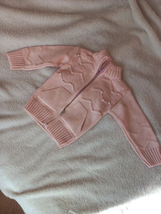 Тепла в'язана кофта на дівчинку