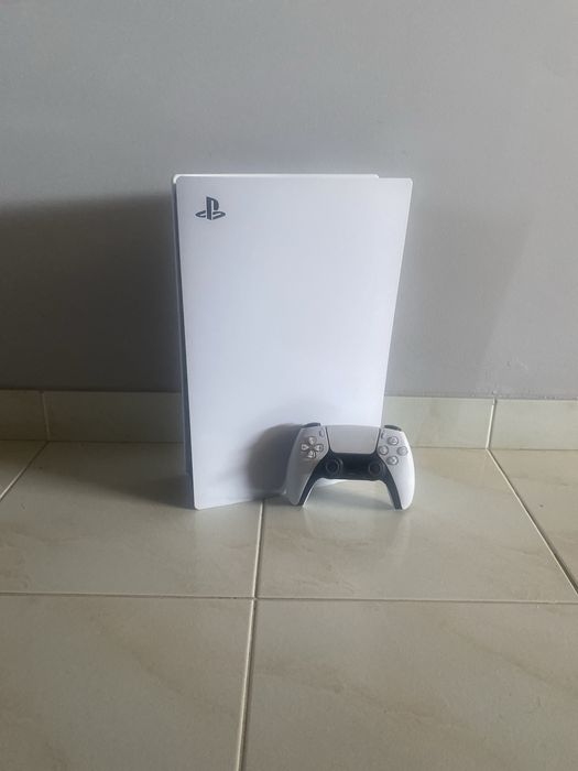 Ps5 digital 825Gb + comando de ps5 + cabos