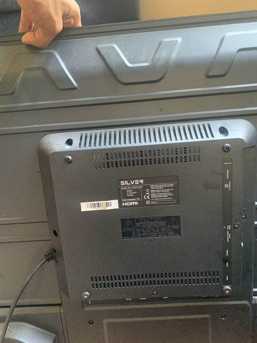 2 TVs Avariadas | Silver 32” e LG 49” 4K | Para Peças