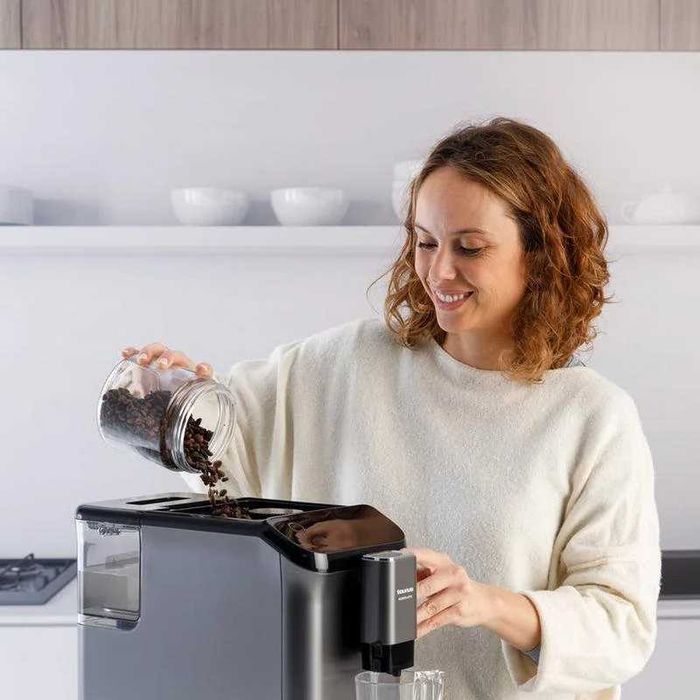 Maquina Café TAURUS Accento Latte 1,5 L 20 Bares com Moinho integrado