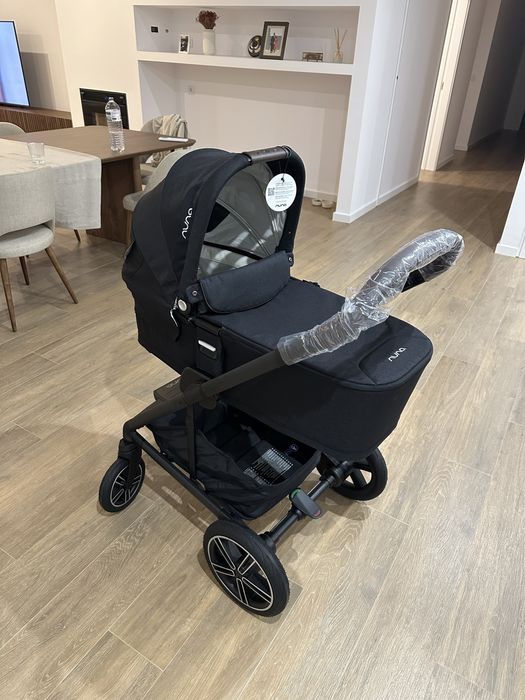 Trio carrinho bebe semi novo NUNA MIXX NEXT preto