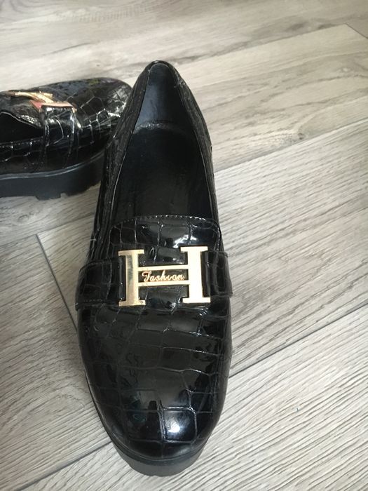 Туфлі-лофери лакована шкіра