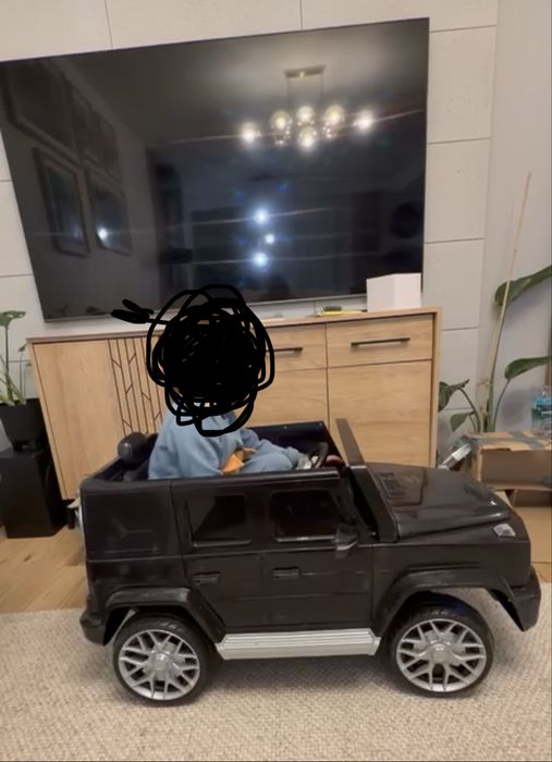 Samochód na akumulator mercedes