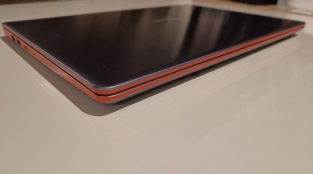 ASUS VivoBook S430F 14'' i3-8145U/4GB/256/Win10