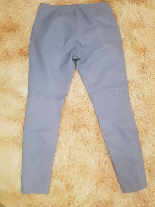 Натуральні шкіряні штани. Дуже красиві та мякі 



100% на