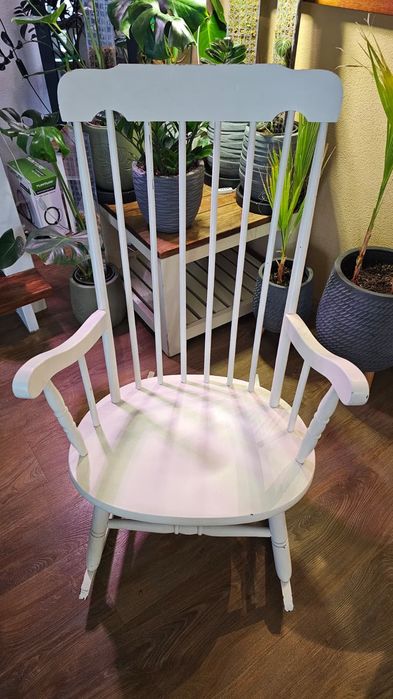 Fotel bujany drewniany