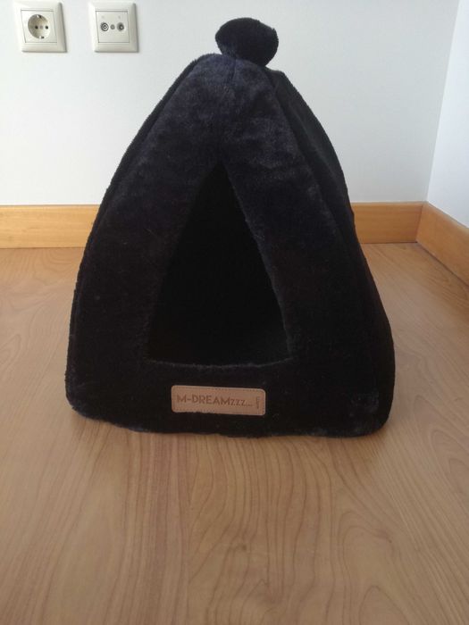 Teepee preto para gato