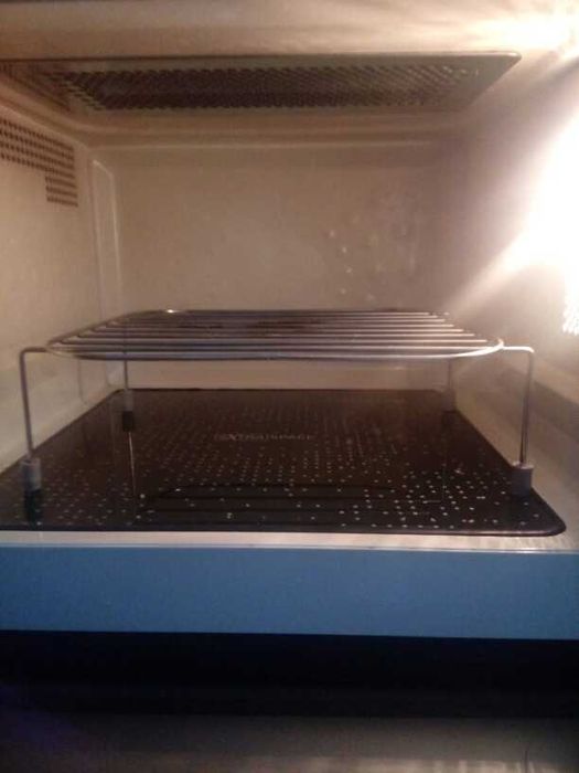 Micro-ondas  preto Brilhante. hotpoin " Promoção"t