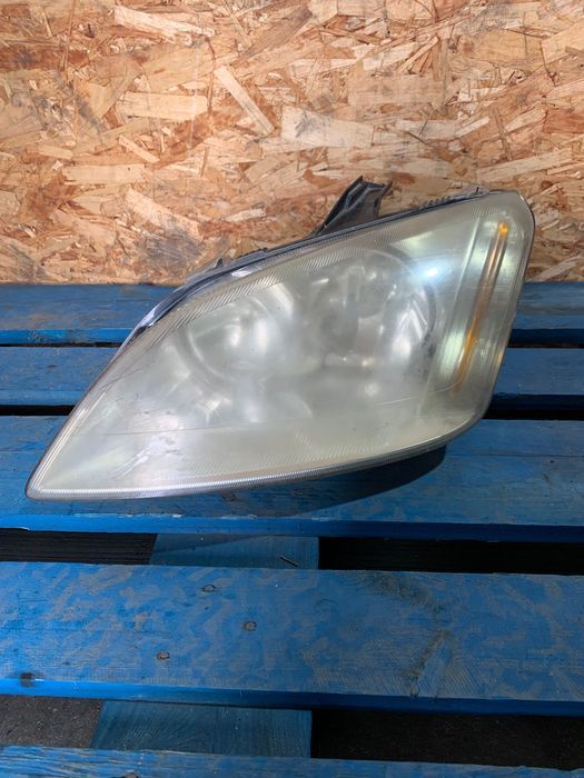 Farol Esquerdo Ford Focus C-Max