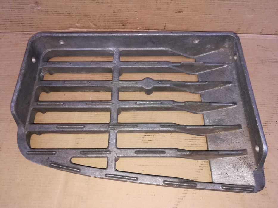 КАМАЗ    підніжка  ліва.