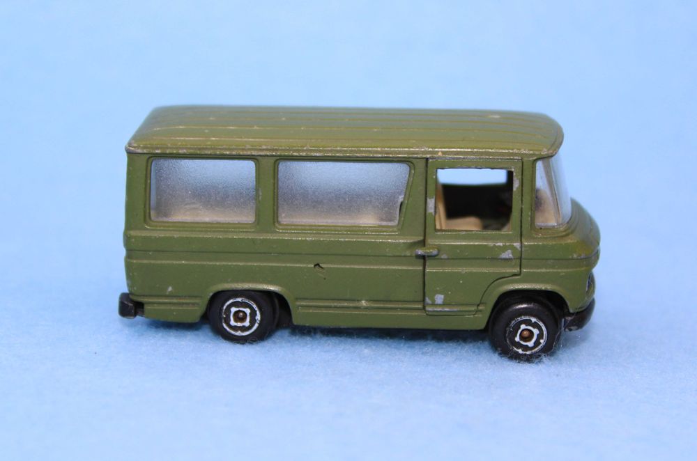 Rara minitura Guisval Mercedes-Benz Ambulância Exército