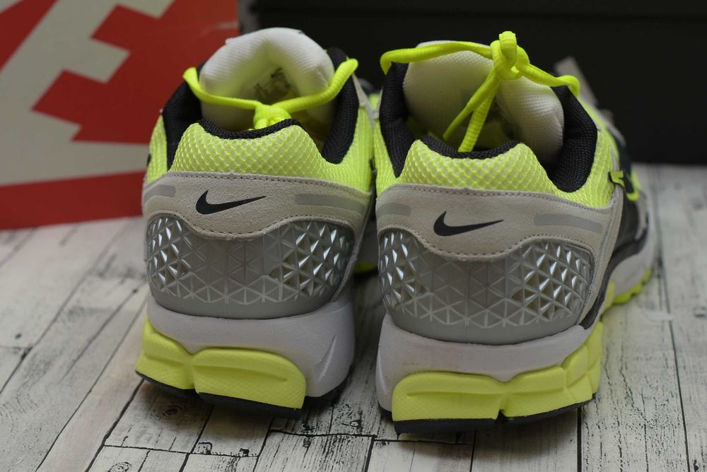 Оригінал! Чоловічі кросівки кроссовки Nike Vomero 5 Life Lime Grey/Green FB9149-701