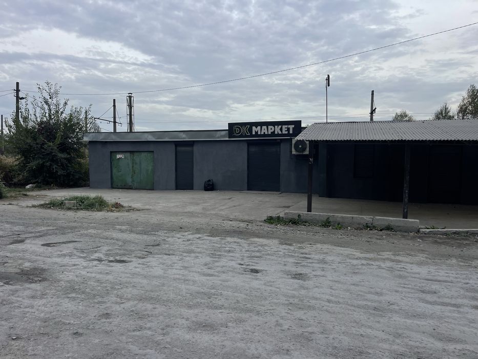 Продам здание под магазин столовую