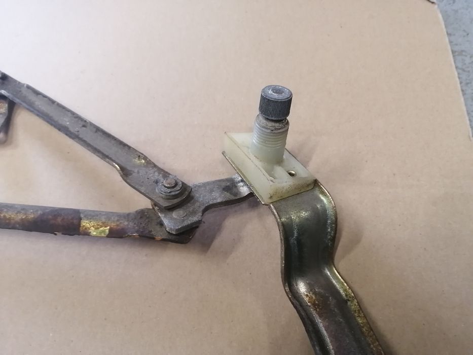 Fiat 126p mechanizm wycieraczek ładny stan