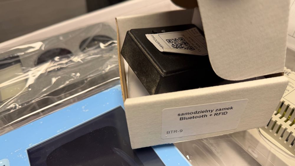 URMET- NOWY zestaw jednorodzinny mini notę+ z videom monitorem