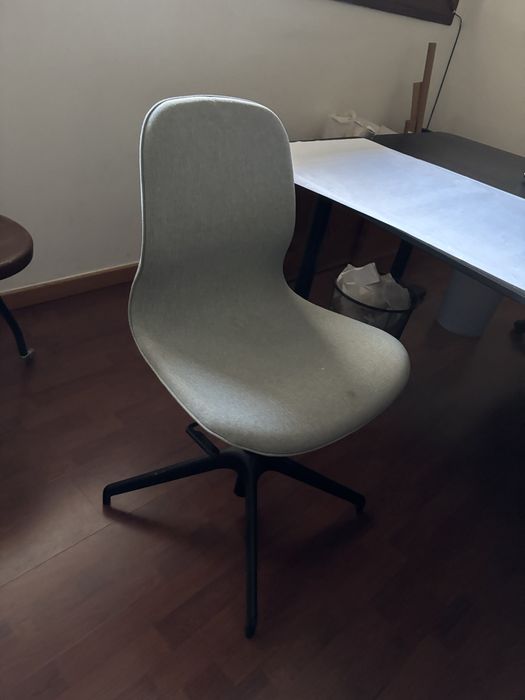 Secretarias e cadeiras