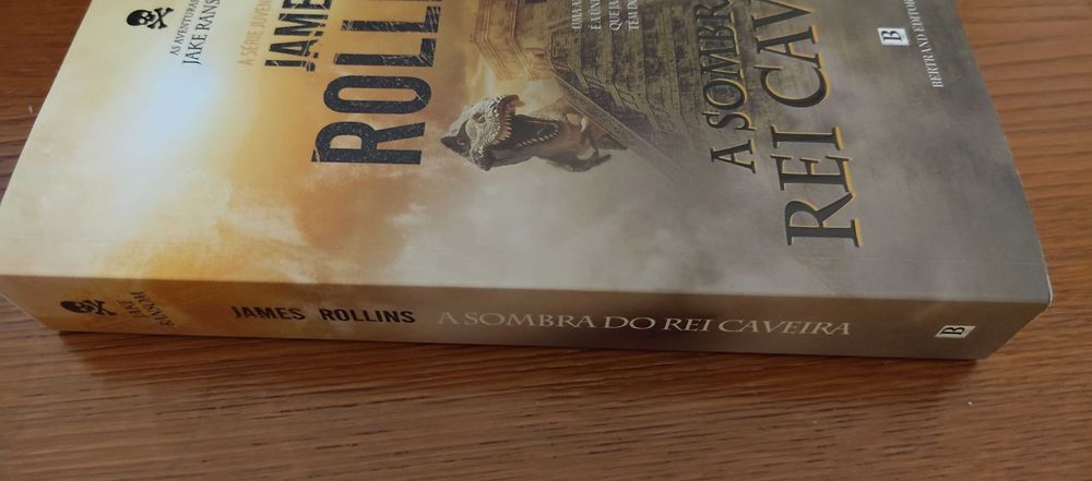 E l James, Robin cook, Paulo Coelho, james Rollins