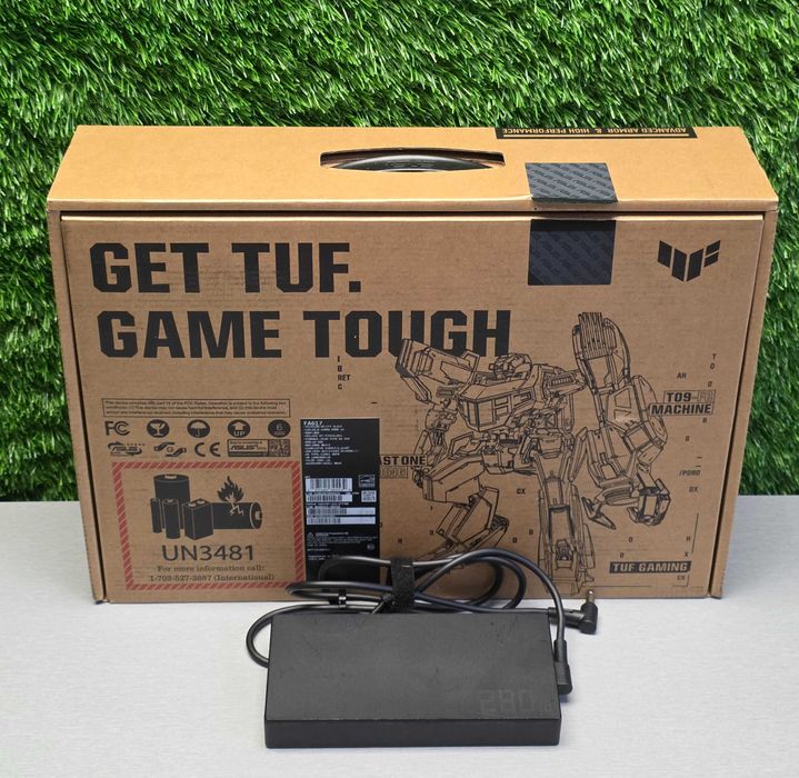 Asus TUF A16 / RX 7700S - 8GB / Ryzen 7 - 7735HS/RAM 16GB/SSD - 512GB