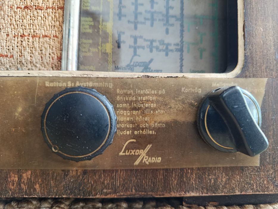 Rádio antigo Luxor