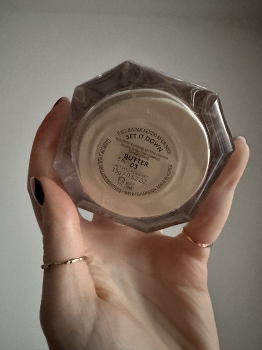 Fenty Beauty Set It Down puder do twarzy