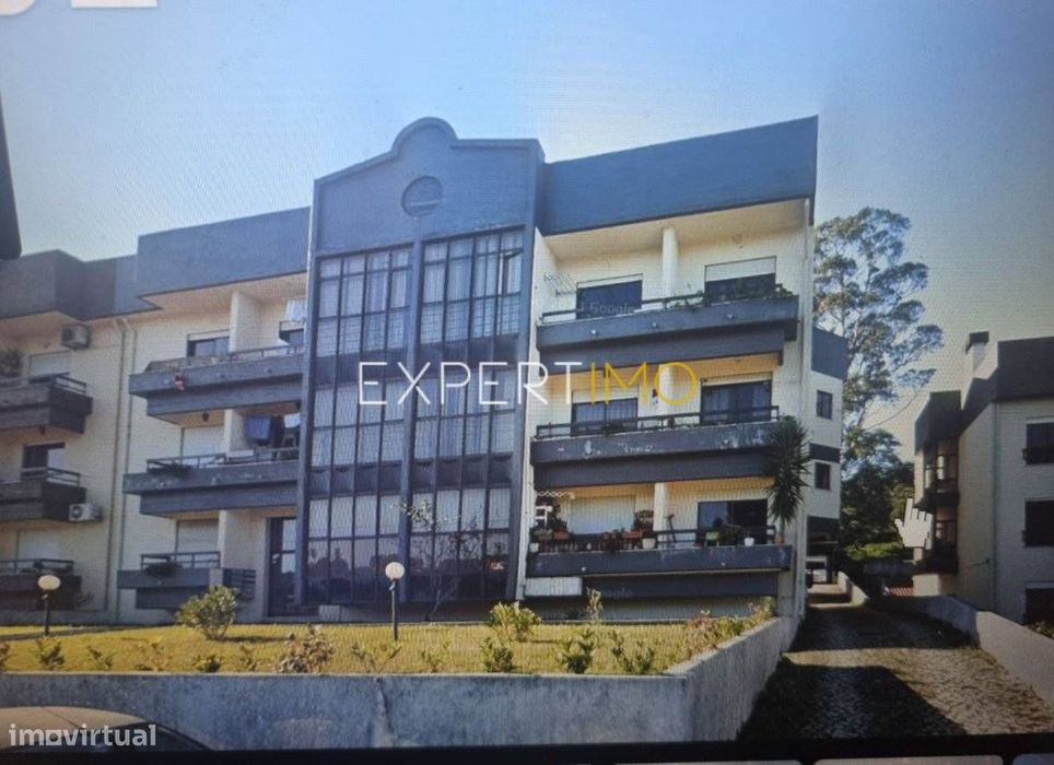 Apartamento T3 bom estado, com garagem e sótão