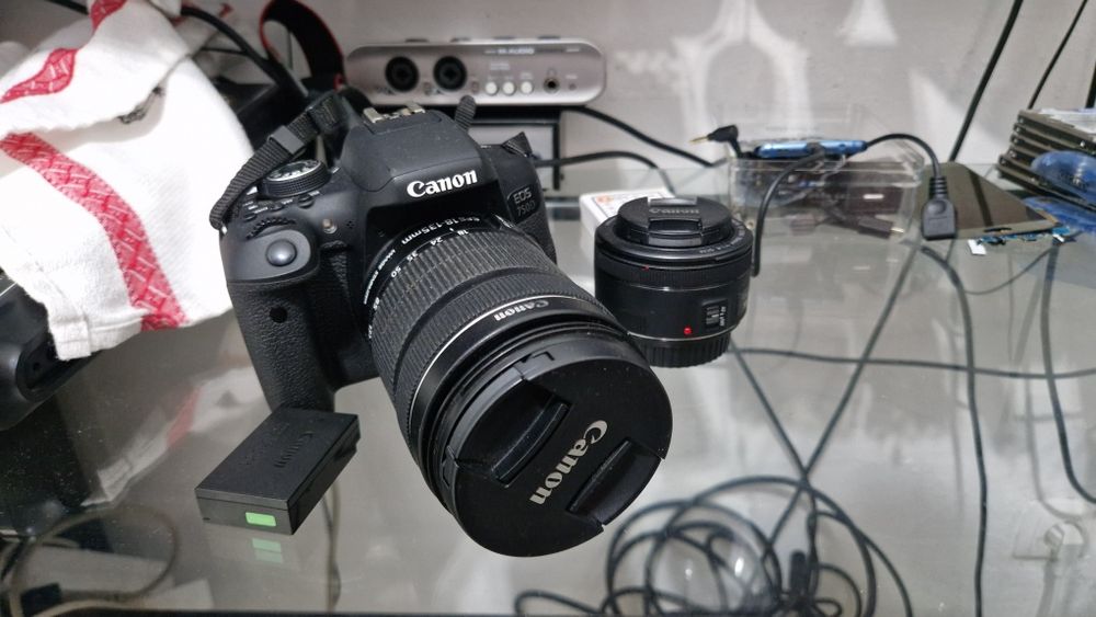Vendo Camera Canon 750D Kit
