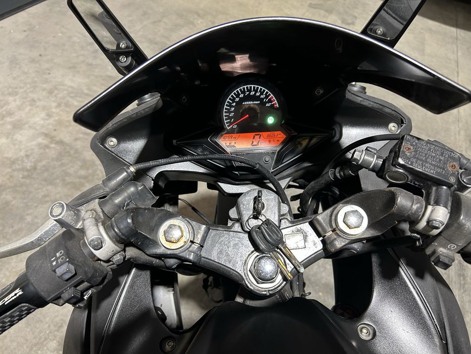 Vendo mota cbr 125 r