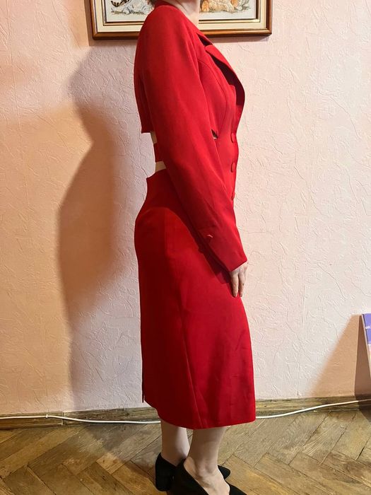 Сукня міді червона