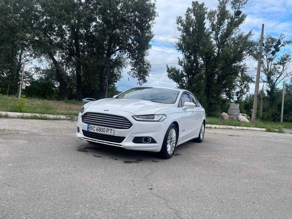 Аренда/оренда Форд Фьюжен Гибрид.