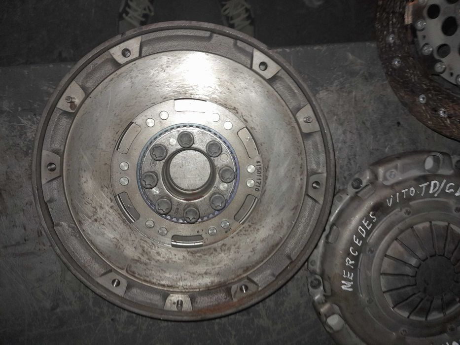 Vendo kit de embraiagem e bi massa para mercedes 2.2