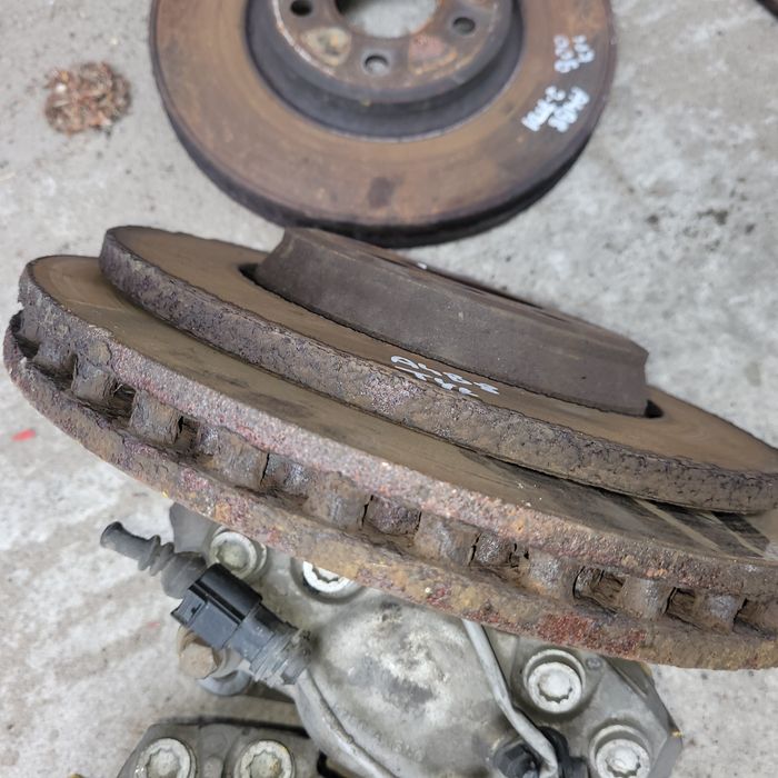 Zaciski jarzma tarcze hamulcowe audi a4 b8 a5 2.7TDI 3.0TDI SWAP