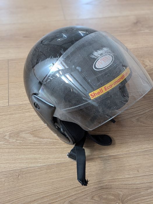 Kask skuterowy do zabawy