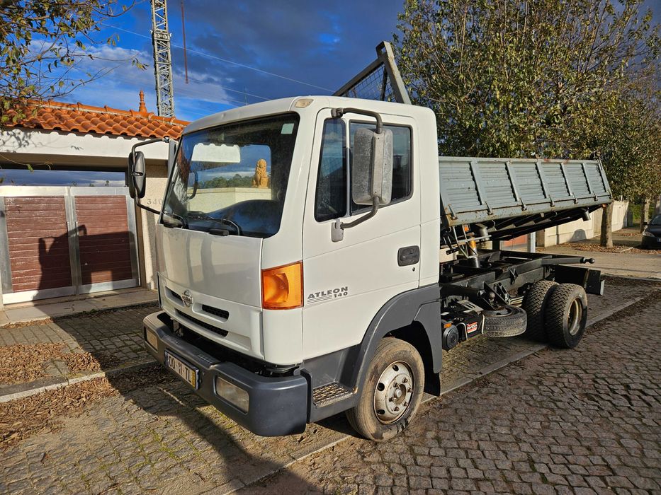 Camião Nissan Atleon 140 7000kg