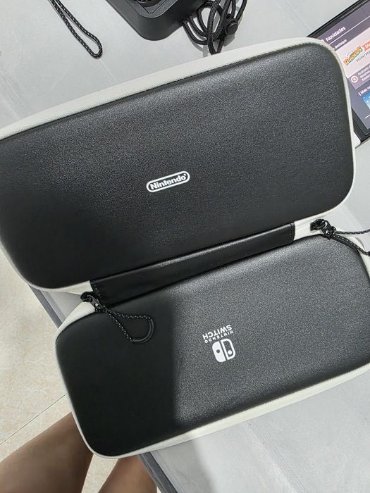 Nintendo Switch OLED Branco Completo + Nintendo Switch Sports + Mala + Acessórios