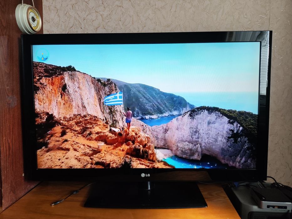Телевізор LG 42LD550