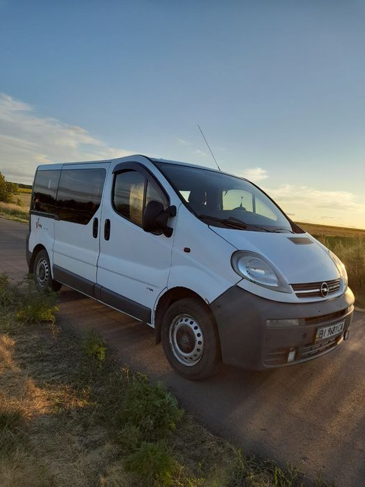 Авто Opel Vivaro