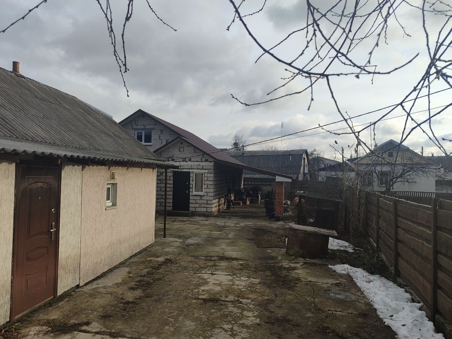 Продаються два будинки по вул Винниченка