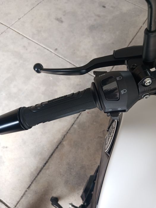 Benelli leoncino 125 como NOVA 2025